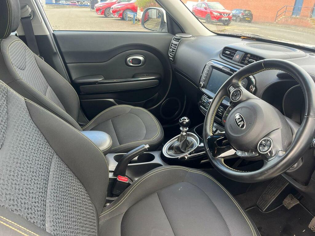 Kia Soul Hatchback Silver #10