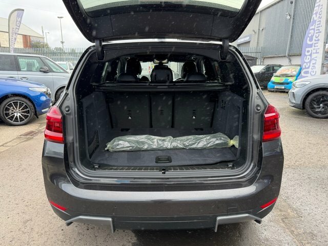 BMW iX3 80Kwh Premier Edition White #28