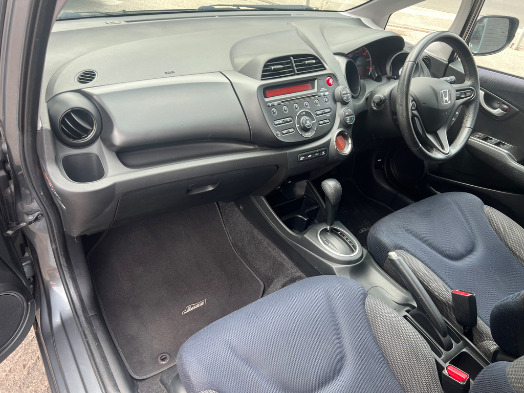 Honda Jazz I-vtec Es Plus Grey #4