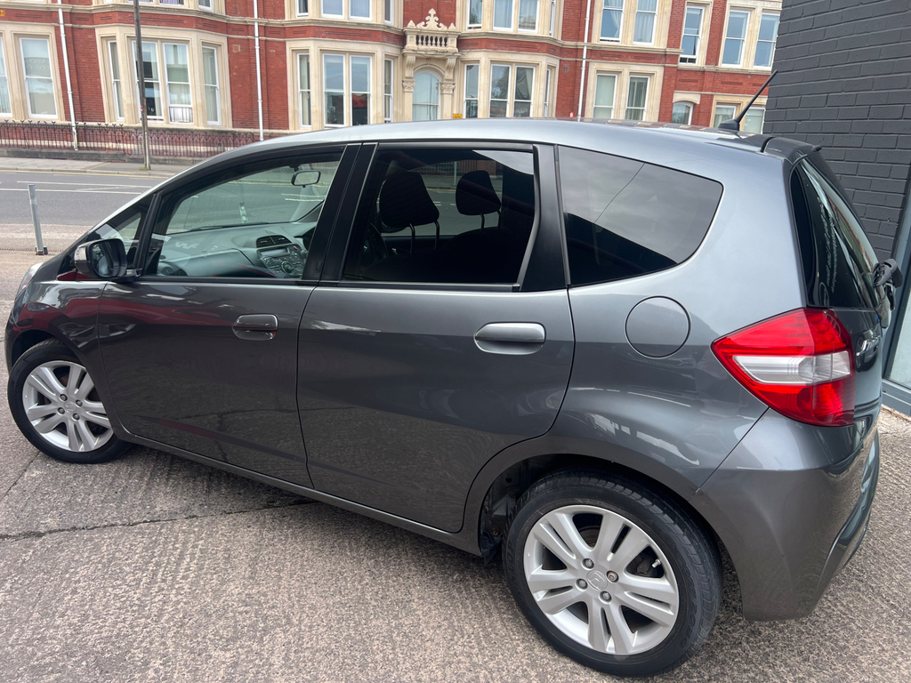 Honda Jazz I-vtec Es Plus Grey #2
