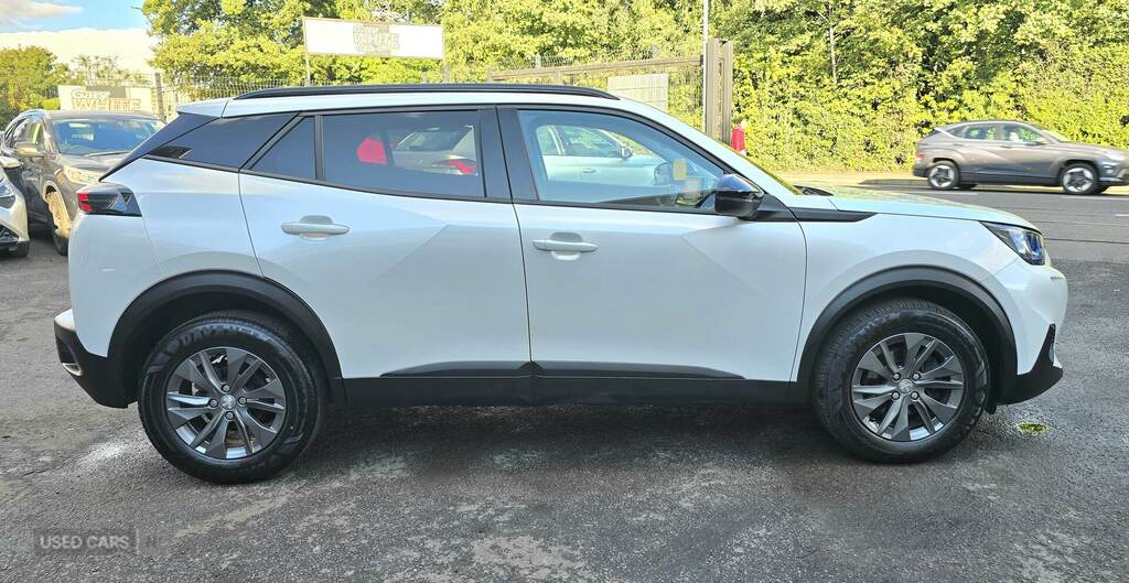 Peugeot 2008 1.2 Puretech Active Premium YE72ZNH White #2