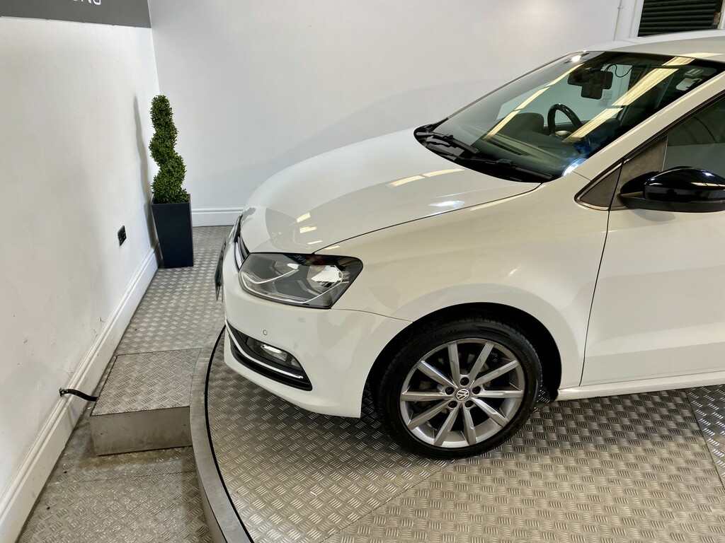 Volkswagen Polo Hatchback Red #8