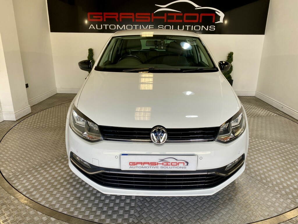 Volkswagen Polo Hatchback Red #2