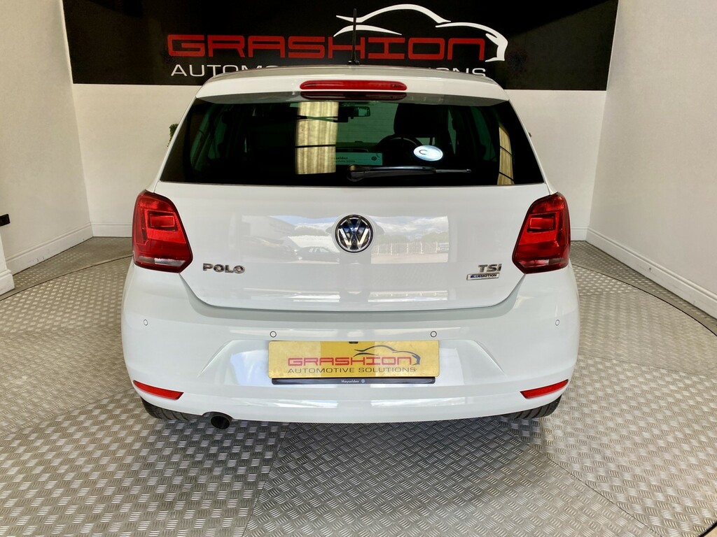 Volkswagen Polo Hatchback Red #12