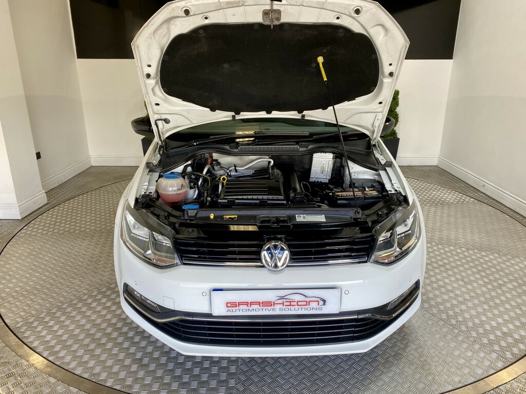 Volkswagen Polo Hatchback Red #10