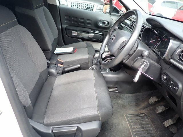 Citroen C3 1.2 Puretech Flair Hatchback Eur White #5