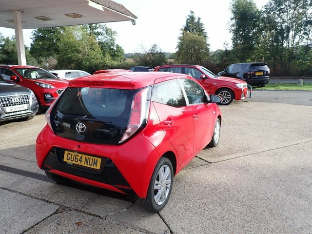 Toyota Aygo 1.0 Vvt-i X-pression Hatchback E Red #2