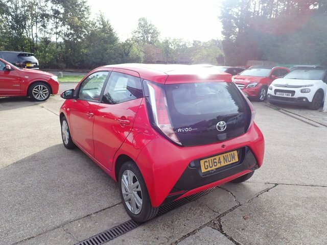 Toyota Aygo 1.0 Vvt-i X-pression Hatchback E Red #3