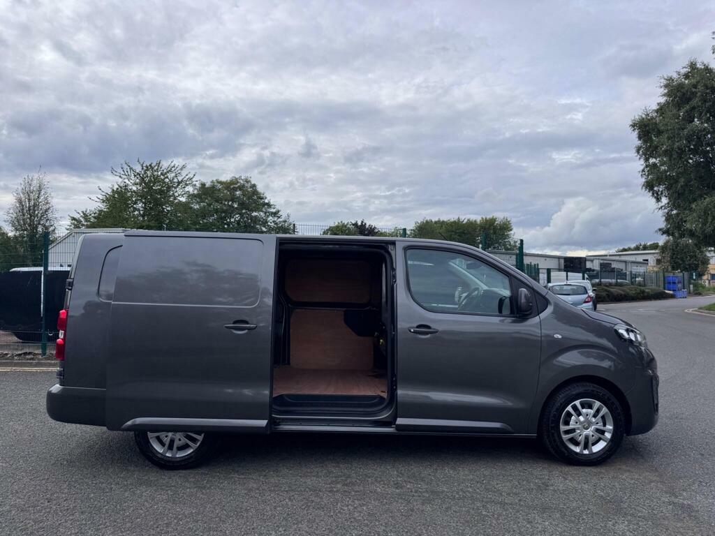 Vauxhall Vivaro Vivaro 2900 Dynamic Ss White #16