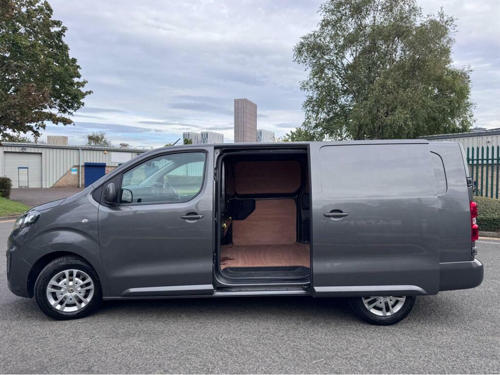Vauxhall Vivaro 2.0 Turbo D 3100 Sportive L2 H1 Euro 6 S S Grey #5
