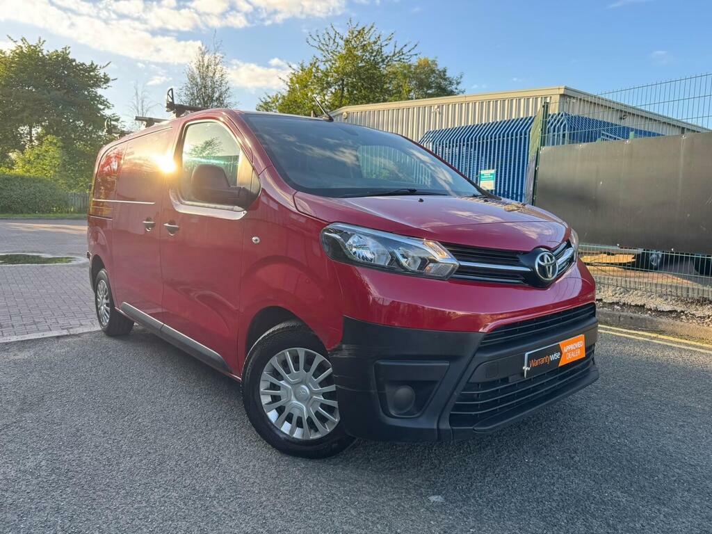 Toyota PROACE 2.0D Icon Medium Panel Van Mwb Euro 6 Red