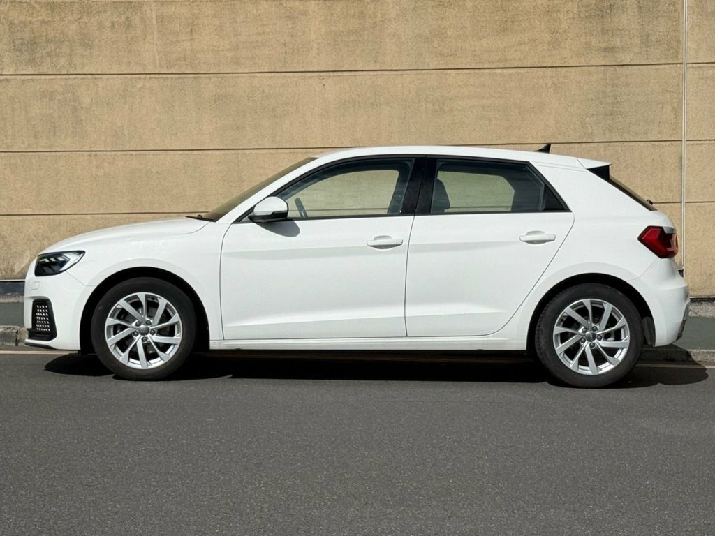 Audi A1 1L Sport White #3