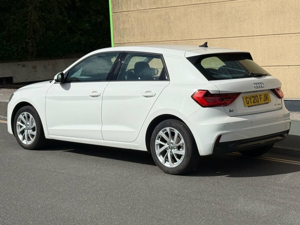 Audi A1 1L Sport White #4