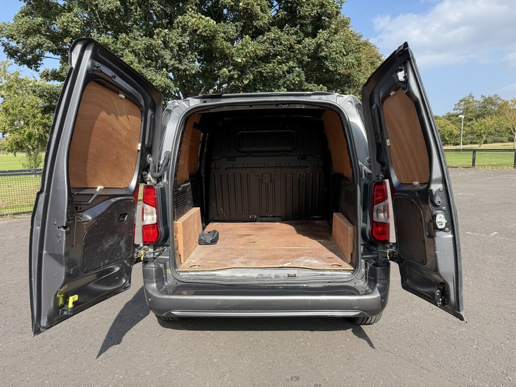 Vauxhall Combo L1 2300 1.6 Sportive Euro6 100Ps #11