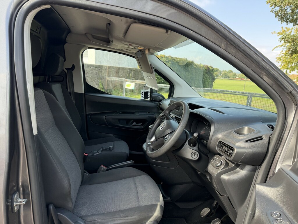 Vauxhall Combo L1 2300 1.6 Sportive Euro6 100Ps #15