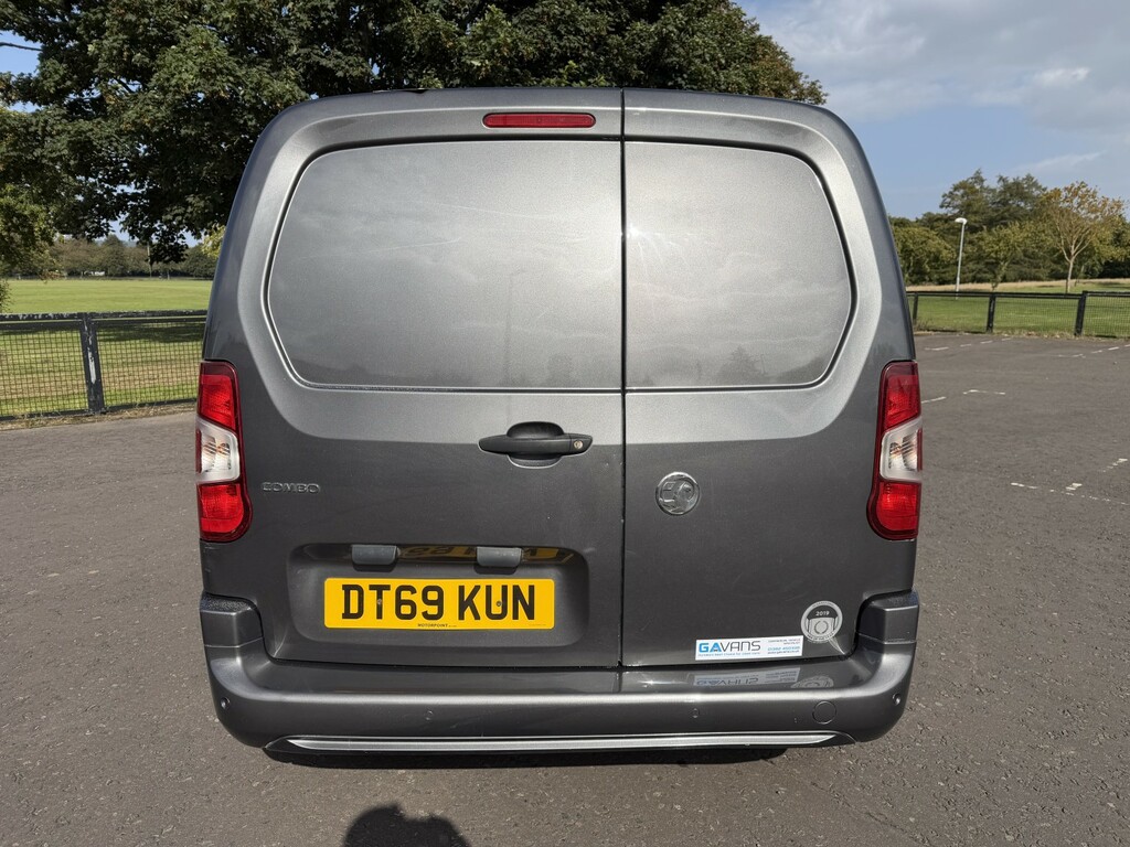Vauxhall Combo L1 2300 1.6 Sportive Euro6 100Ps #8