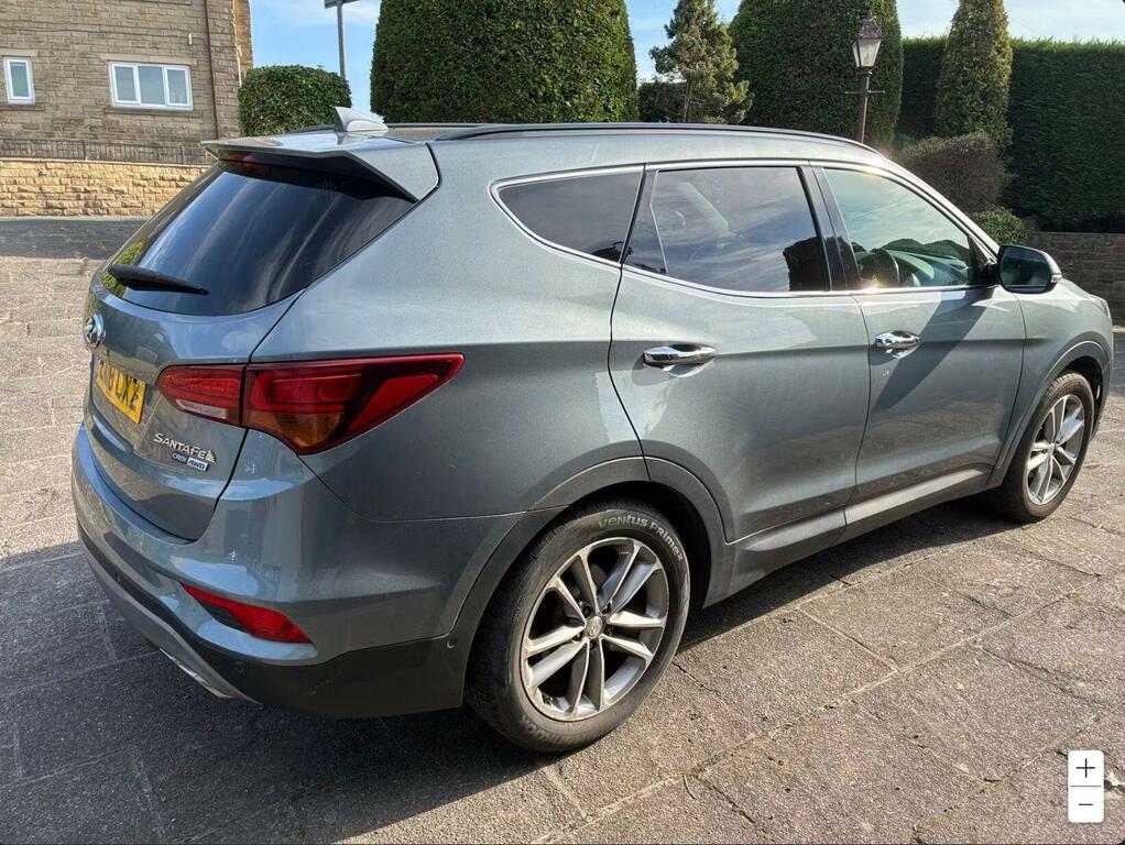 Hyundai Santa Fe 2.2 Crdi Blue Drive Premium Se 4Wd Euro 6 Ss Silver #2