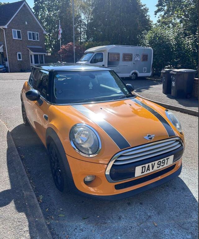 Mini Hatch 1.5 Cooper D Euro 6 Ss Orange
