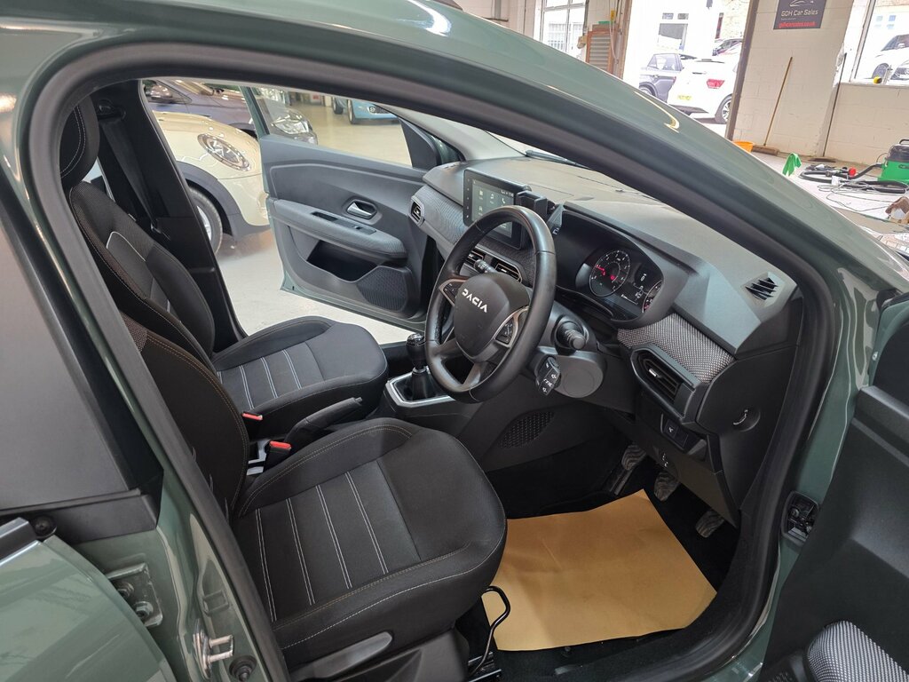 Dacia Sandero Stepway 1.0 Tce Expression Hatchback Eur Green #2