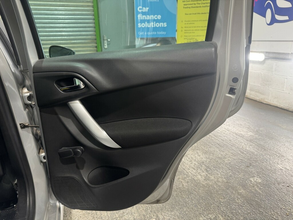 Citroen C3 Hatchback Green #23