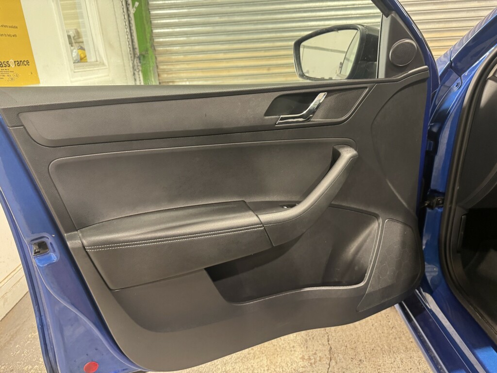 Skoda Rapid Spaceback Se Sport Blue #30