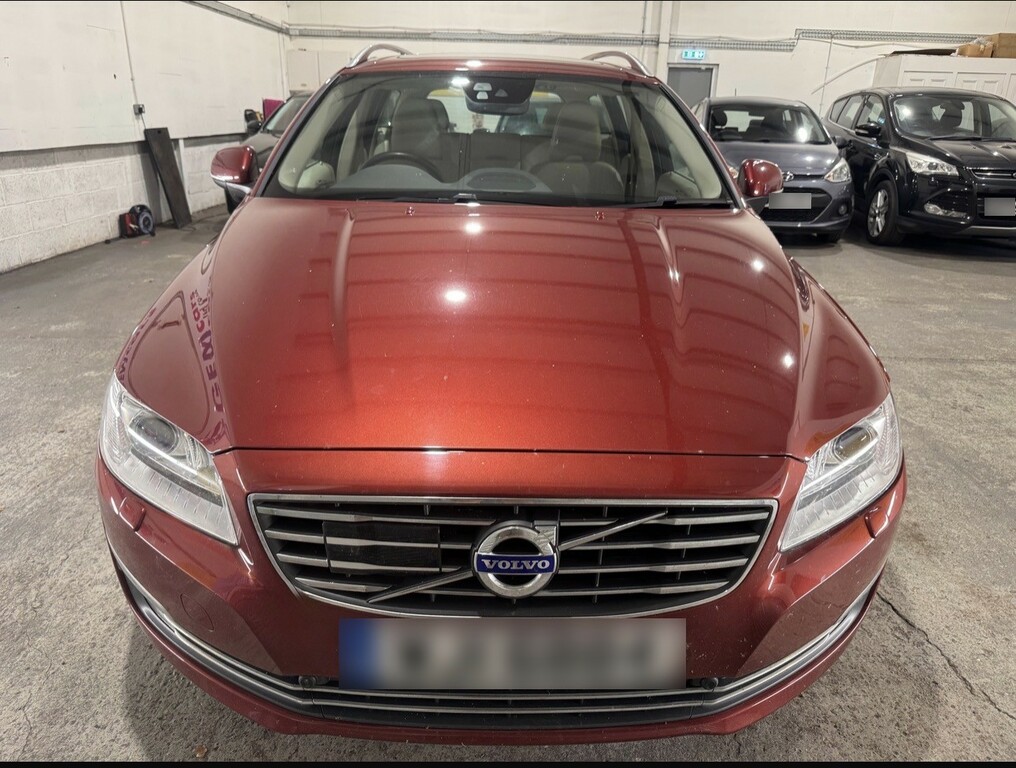 Volvo V70 2.0 Se Lux D4 181Hp Red #3
