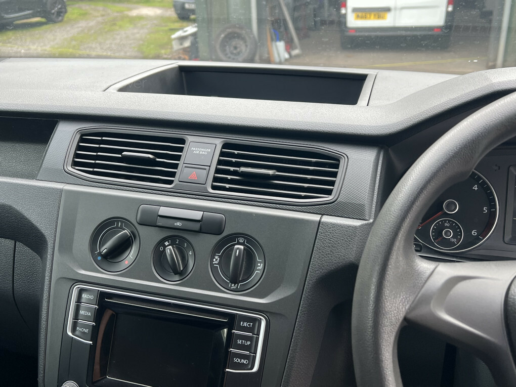 Volkswagen Caddy Startline White #24