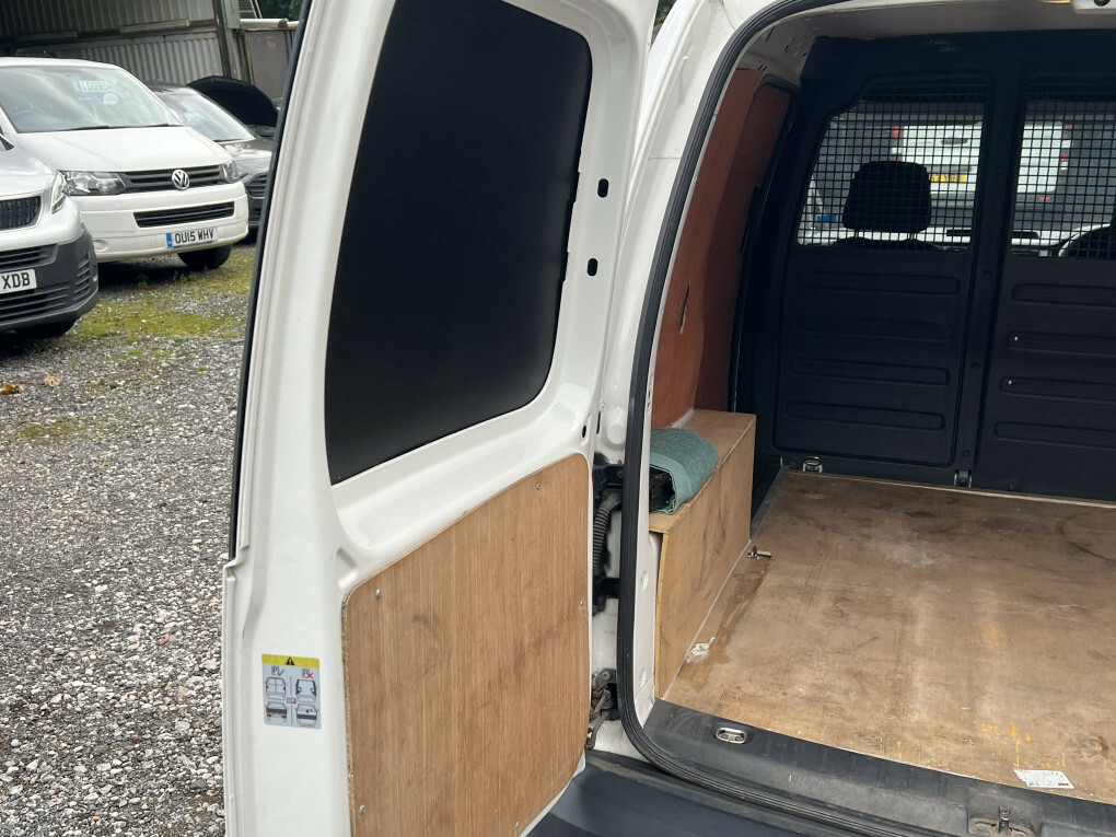 Volkswagen Caddy Startline White #8