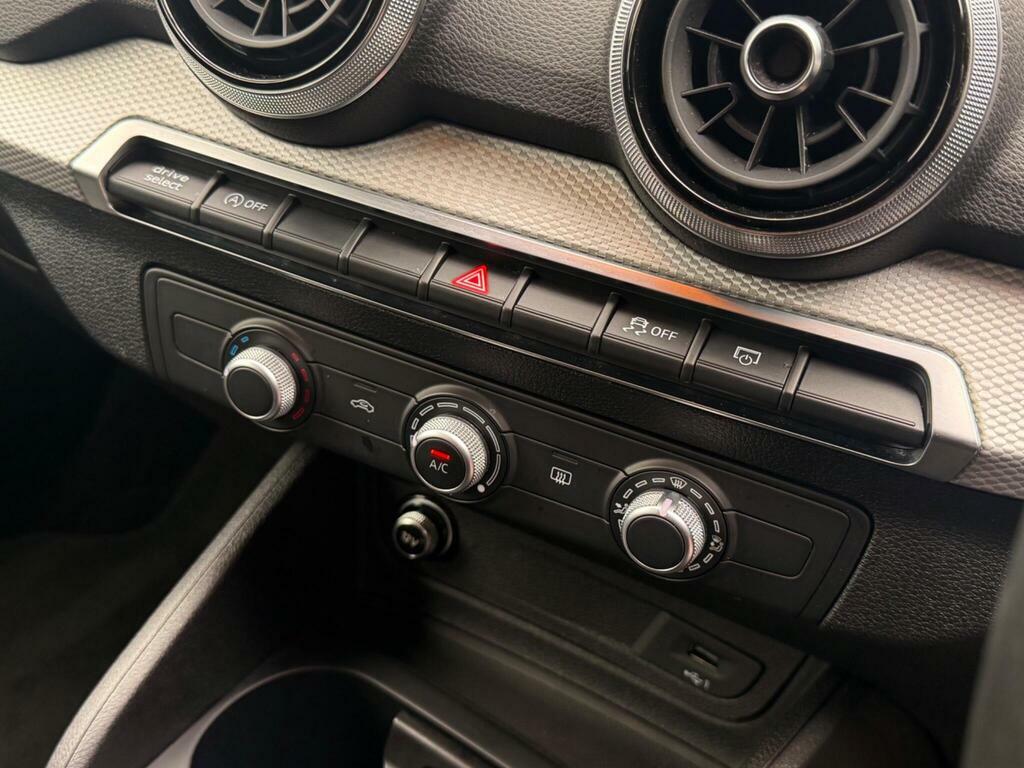 Audi Q2 Black Edition 35 Tfsi 150 Ps 6-Speed Black #16