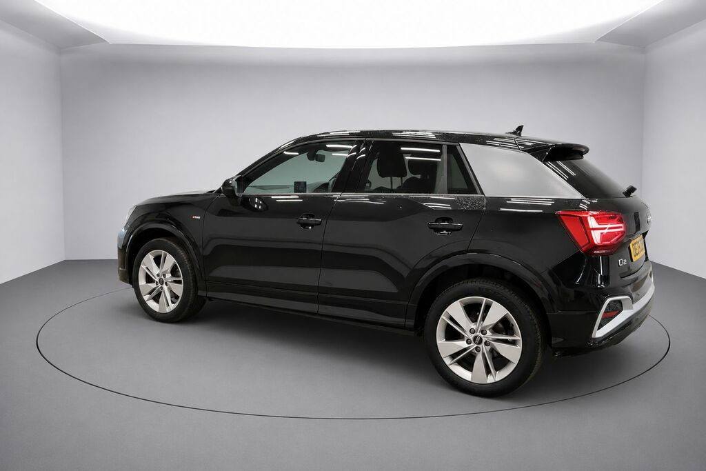 Audi Q2 Tfsi Cod 35 S DE23ZGN Black #2