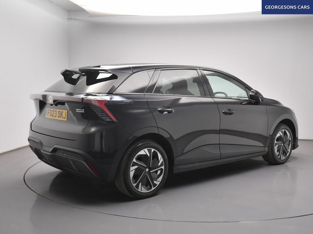 MG 1100 Trophy Long Range Hatchback Black #6