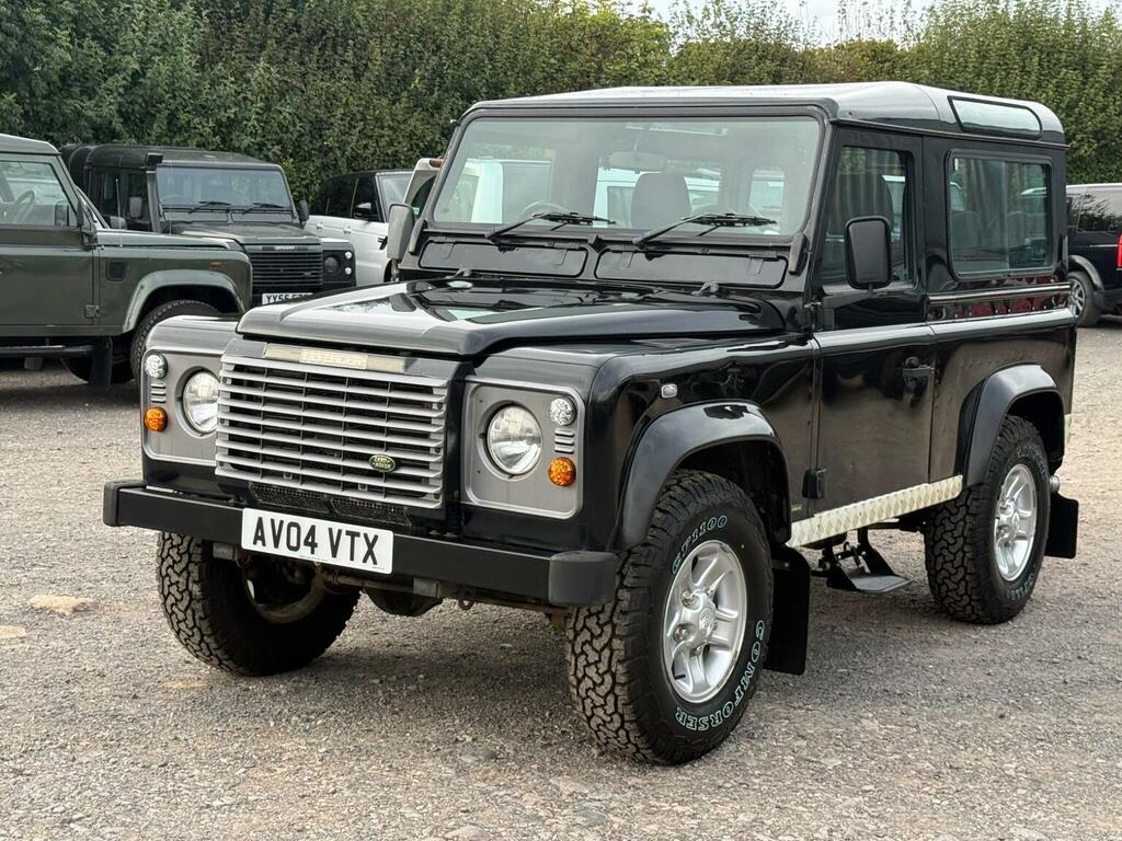 Land Rover Defender 90 County Red #10