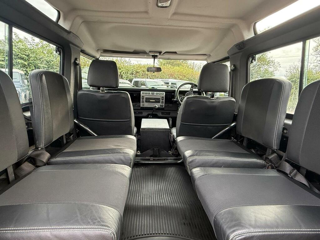 Land Rover Defender 90 County Red #19