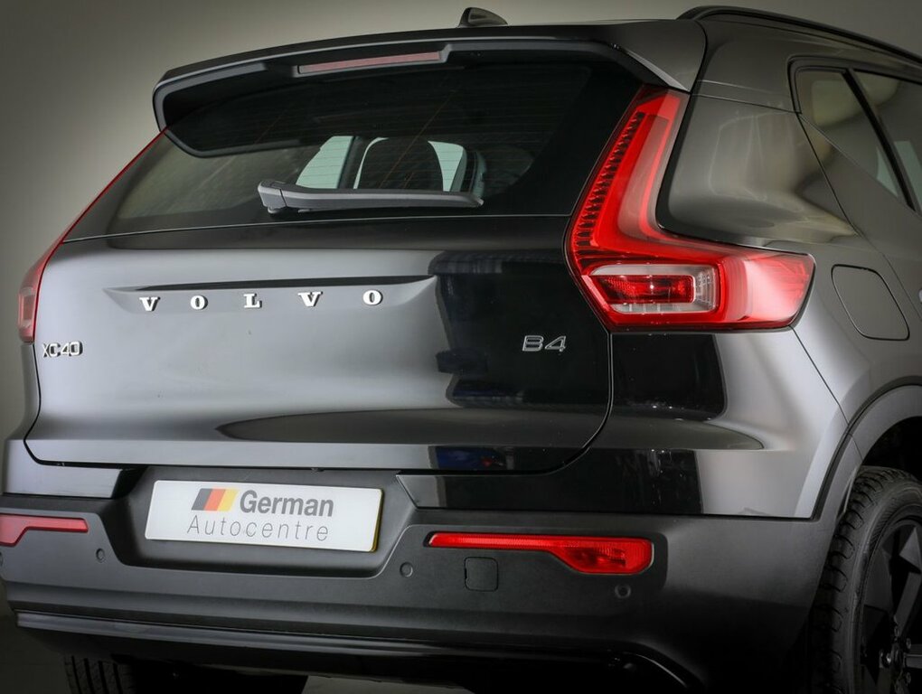 Volvo XC40 2L Plus Dark Black #4