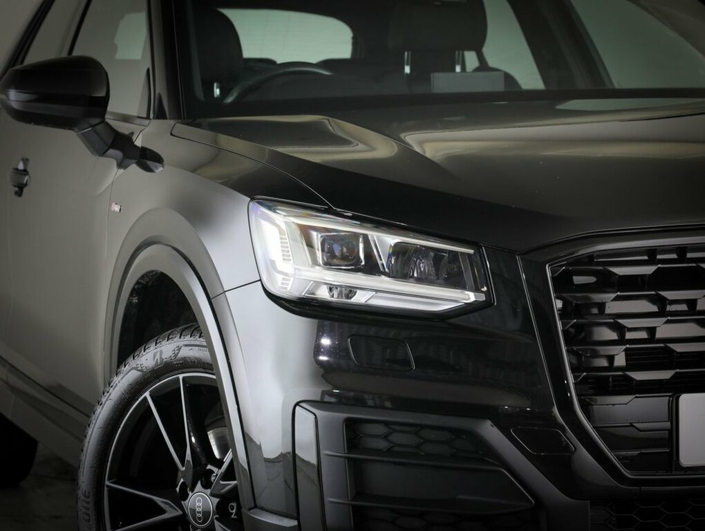 Audi Q2 1L Sport Grey #9