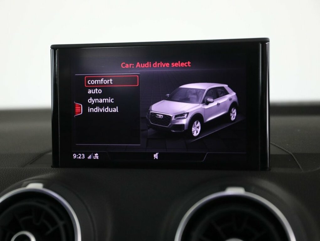 Audi Q2 1L Sport Grey #33