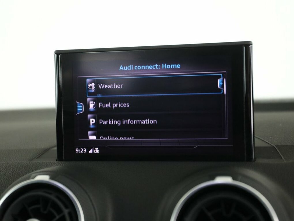 Audi Q2 1L Sport Grey #30