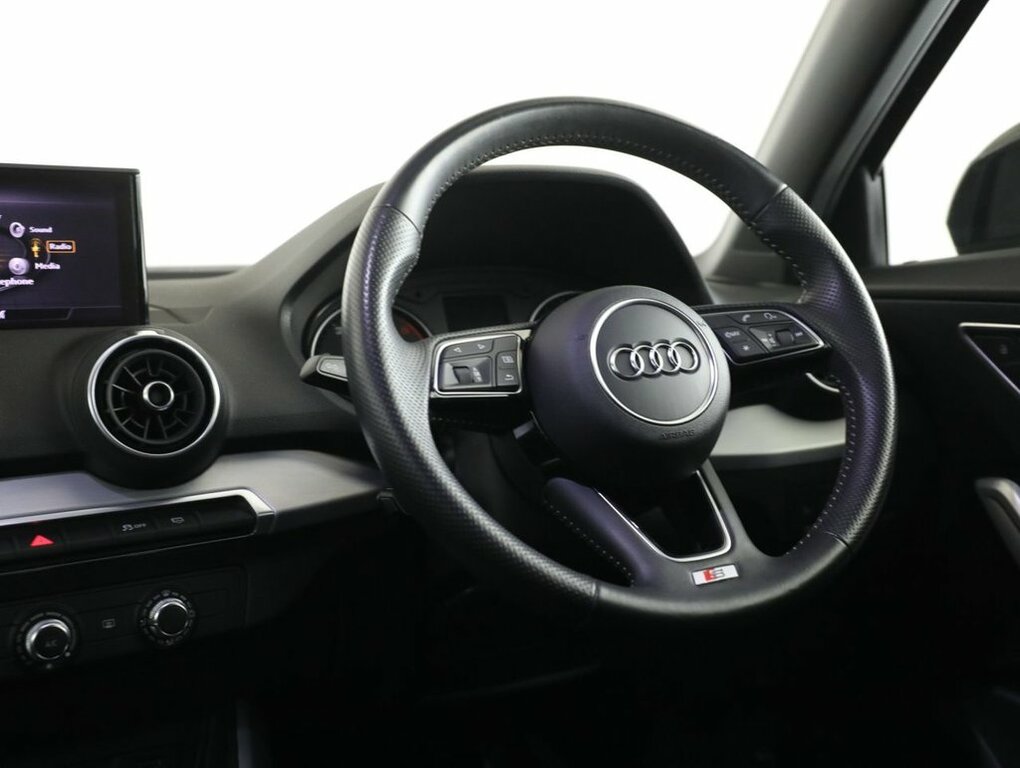 Audi Q2 1L Sport Grey #38