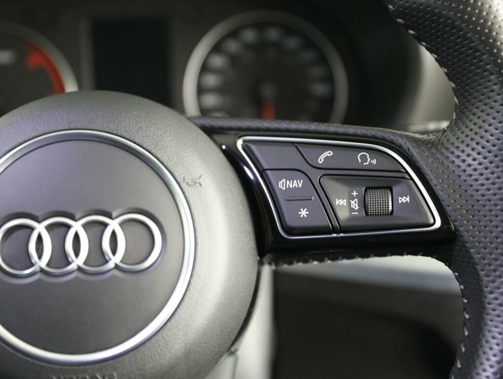 Audi Q2 1L Sport Grey #42