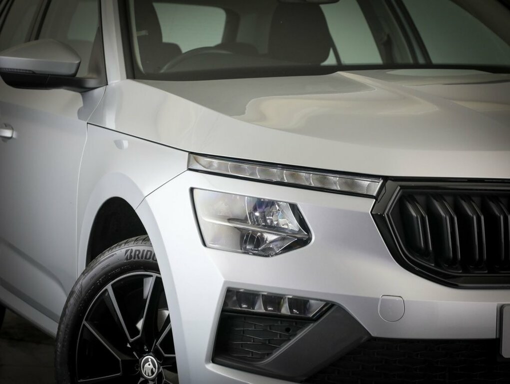 Skoda Kamiq Se Black #8