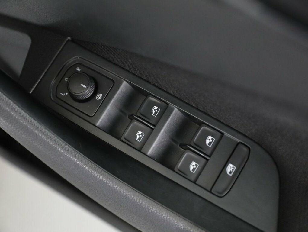 Skoda Kamiq Se Black #28