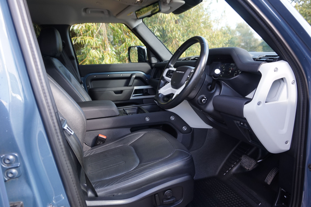 Land Rover Defender D200 90 Grey #25