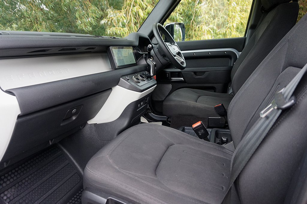 Land Rover Defender Estate Black #6
