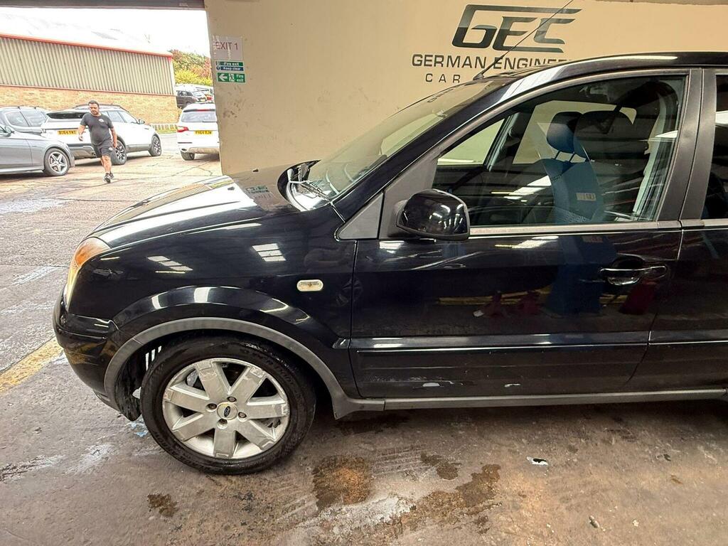 Ford Fusion 1.6 Plus Black #5