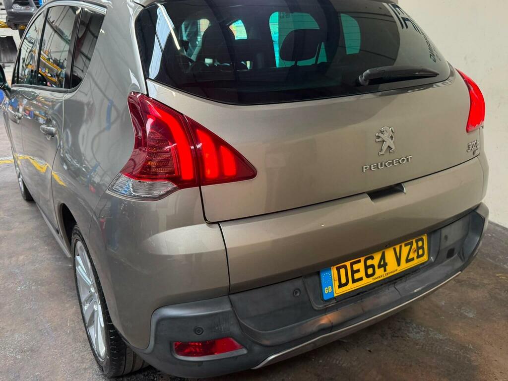 Peugeot 3008 Hatchback White #12