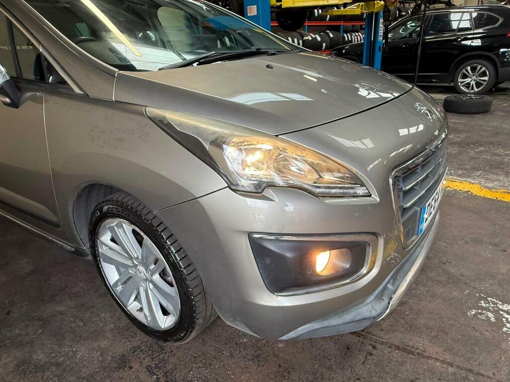 Peugeot 3008 Hatchback White #35
