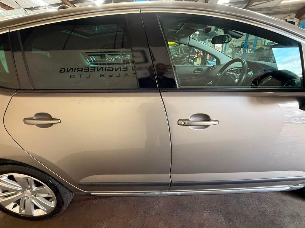 Peugeot 3008 Hatchback White #21