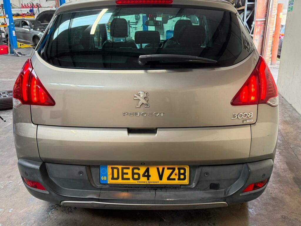 Peugeot 3008 Hatchback White #18