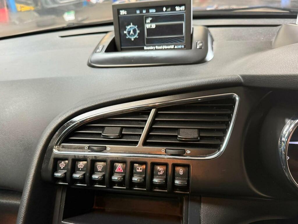 Peugeot 3008 Hatchback White #32