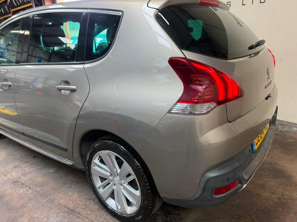 Peugeot 3008 Hatchback White #19